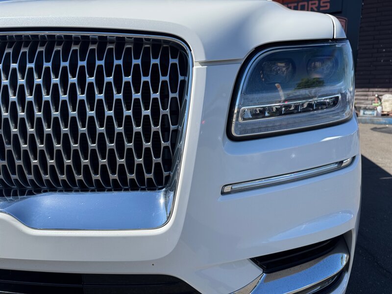 Used 2020 Lincoln Navigator L Reserve w/ Luxury Package AWD/4WD image 6