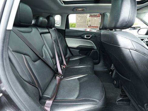 Used 2022 Jeep Compass Latitude w/ Sun and Sound Group AWD/4WD image 30