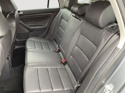 Used 2011 Volkswagen Jetta SE FWD image 20