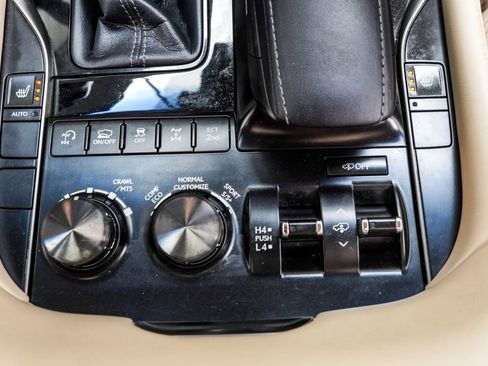 Used 2018 Lexus LX 570 4WD image 25
