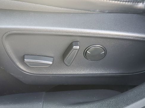 Used 2025 Ford Escape ST-Line Select AWD/4WD image 12