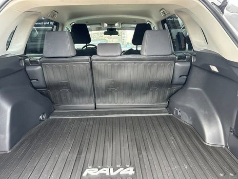 Used 2024 Toyota RAV4 LE FWD image 8