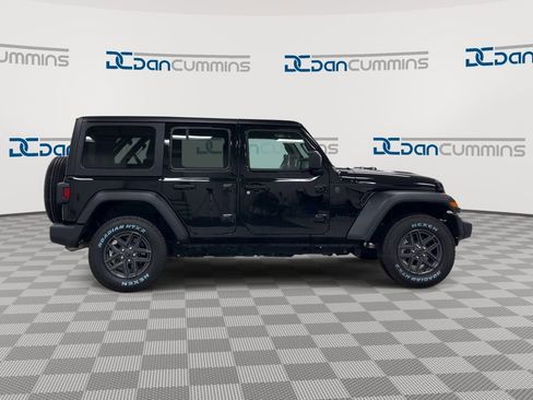 Used 2024 Jeep Wrangler Sport S image 9