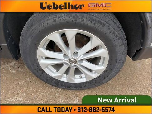 Used 2014 Nissan Rogue SV image 13