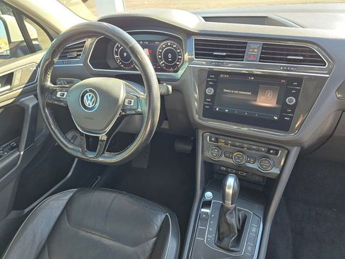 Used 2018 Volkswagen Tiguan SEL Premium FWD image 11
