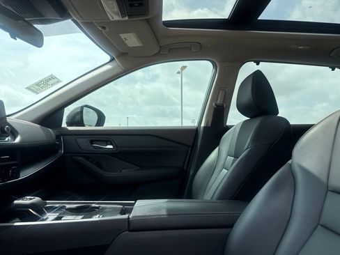 Certified 2023 Nissan Rogue SV w/ SV Premium B Package FWD image 38