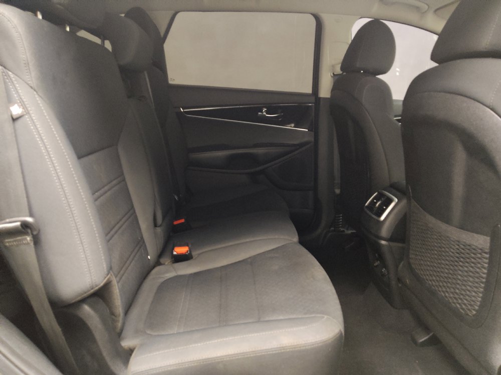 Used 2019 Kia Sorento AWD w/ LX Convenience Package image 19