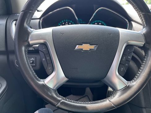 Used 2016 Chevrolet Traverse LT FWD image 12