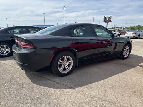 Used 2022 Dodge Charger SXT w/ Leather Interior Group image 6