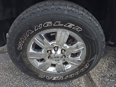 Used 2010 Ford F150 XLT image 26