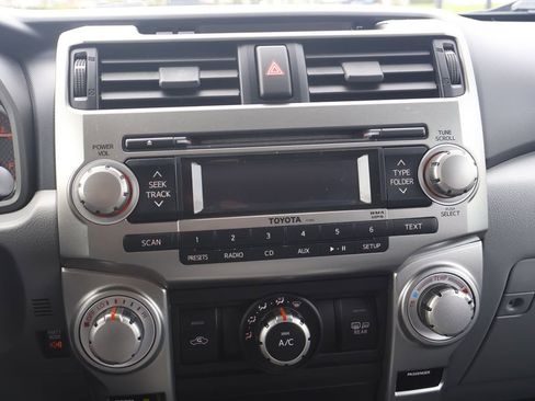 Used 2011 Toyota 4Runner SR5 w/ Convenience Pkg image 16