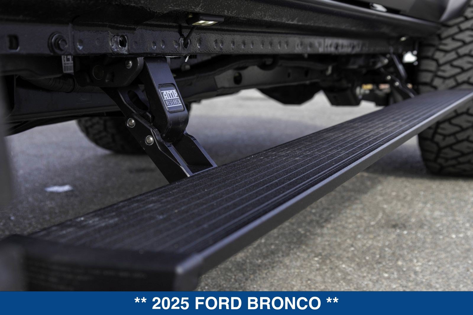 Used 2025 Ford Bronco Badlands AWD/4WD image 34