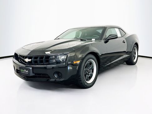 Used 2013 Chevrolet Camaro LS RWD image 3