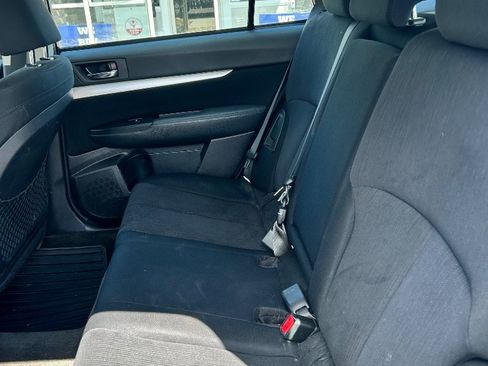 Used 2013 Subaru Outback 2.5i AWD/4WD image 6