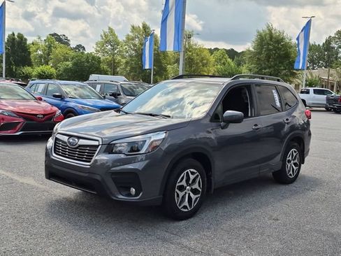 Used 2021 Subaru Forester Premium AWD/4WD image 7