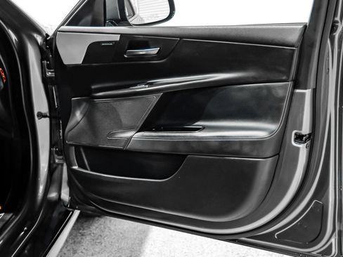 Used 2019 Jaguar XE R-Sport AWD/4WD image 54