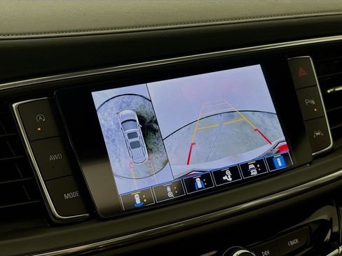 Used 2024 Buick Enclave Avenir image 13