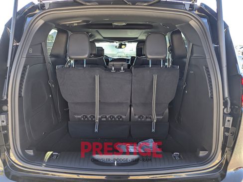 New 2026 Chrysler Pacifica Limited AWD/4WD image 7