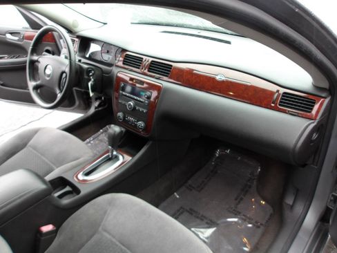 Used 2006 Chevrolet Impala LT FWD image 12