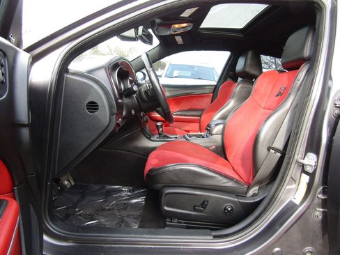 Used 2019 Dodge Charger Scat Pack w/ Technology Group image 16