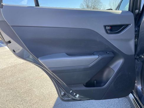 Used 2024 Subaru Crosstrek 2.0i Premium image 2