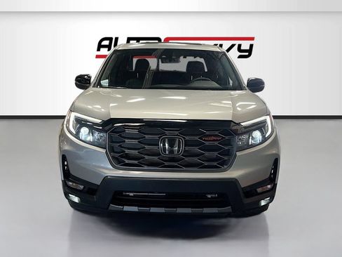 Used 2025 Honda Ridgeline TrailSport image 2