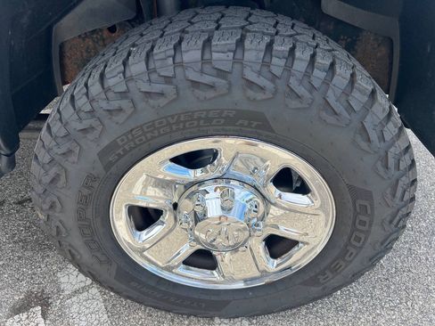 Used 2018 RAM 2500 SLT AWD/4WD image 29