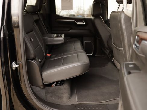 Used 2025 GMC Sierra 1500 SLT image 30