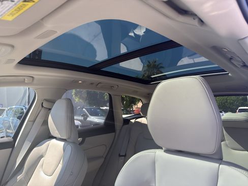 New 2026 Volvo XC60 T8 Ultra w/ Protection Package Premier AWD/4WD image 12