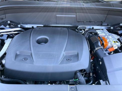 New 2026 Volvo XC90 T8 Plus w/ Protection Package AWD/4WD image 13