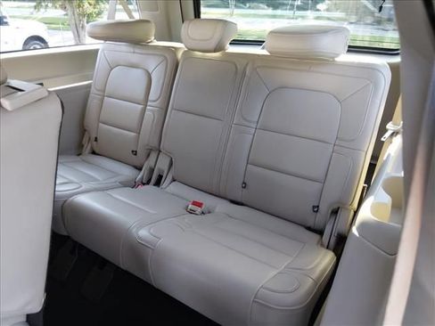 Used 2019 Lincoln Navigator L Reserve w/ Cargo Package AWD/4WD image 14