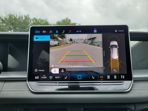 New 2025 Volkswagen Tiguan SE image 19