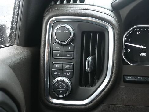 Used 2022 GMC Sierra 3500 Denali w/ Technology Package image 29