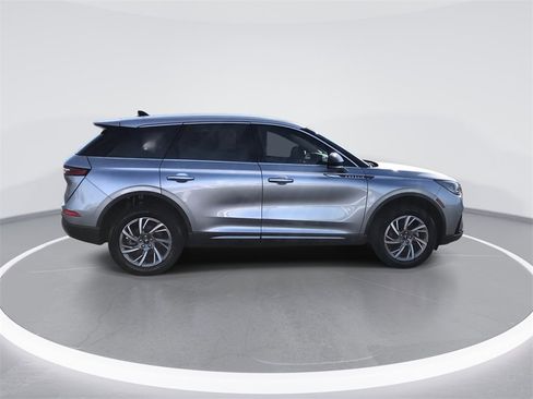 Used 2024 Lincoln Corsair AWD image 9