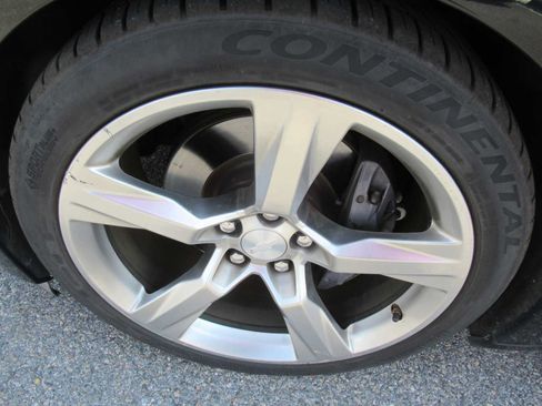Used 2018 Chevrolet Camaro SS RWD image 9