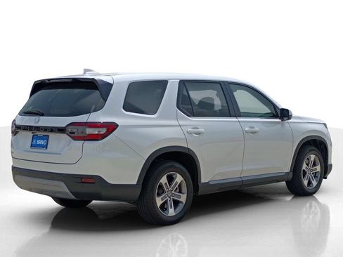Used 2025 Honda Pilot EX-L image 6