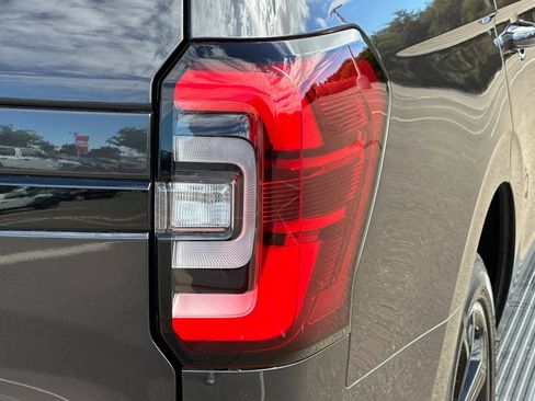Used 2024 Ford Expedition Limited image 50