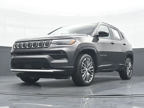 Used 2022 Jeep Compass Limited w/ Elite Group image 15