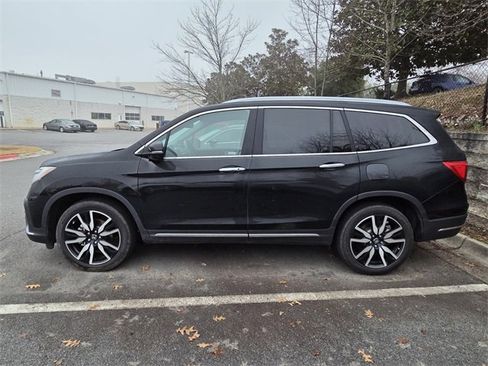Certified 2022 Honda Pilot Touring image 2