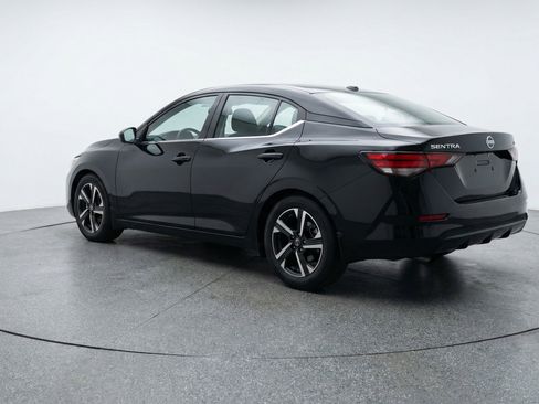 Used 2025 Nissan Sentra SV image 6