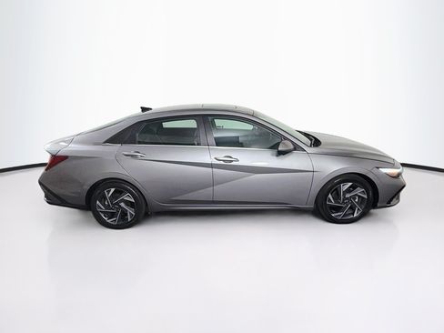 Used 2024 Hyundai Elantra Limited FWD image 10