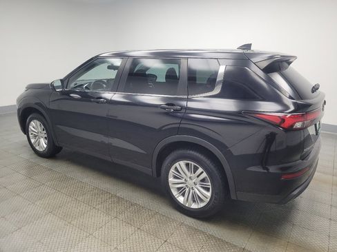 Used 2023 Mitsubishi Outlander ES image 3