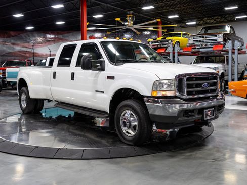 Used 2002 Ford F350 Lariat image 3