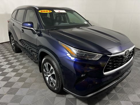 Certified 2023 Toyota Highlander XLE image 3