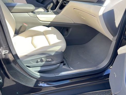 Used 2018 Cadillac XT5 Luxury w/ Driver Awareness Package FWD image 38