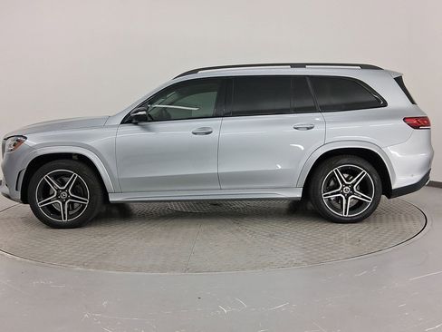 Used 2022 Mercedes-Benz GLS 450 4MATIC image 2
