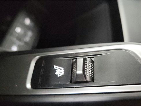 Used 2024 Kia Sorento S image 35