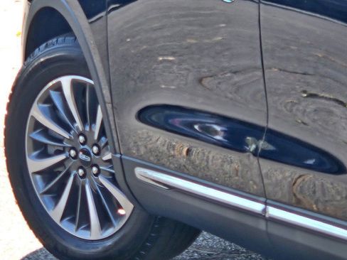 Certified 2021 Lincoln Nautilus Standard w/ Equipment Group 101A image 14