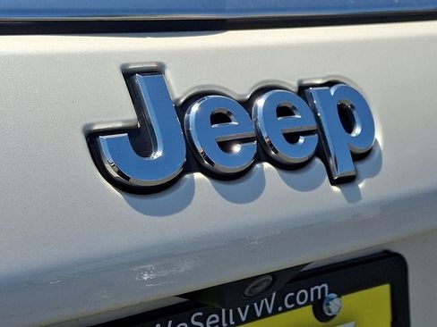 Used 2018 Jeep Compass Limited w/ Navigation Group AWD/4WD image 29
