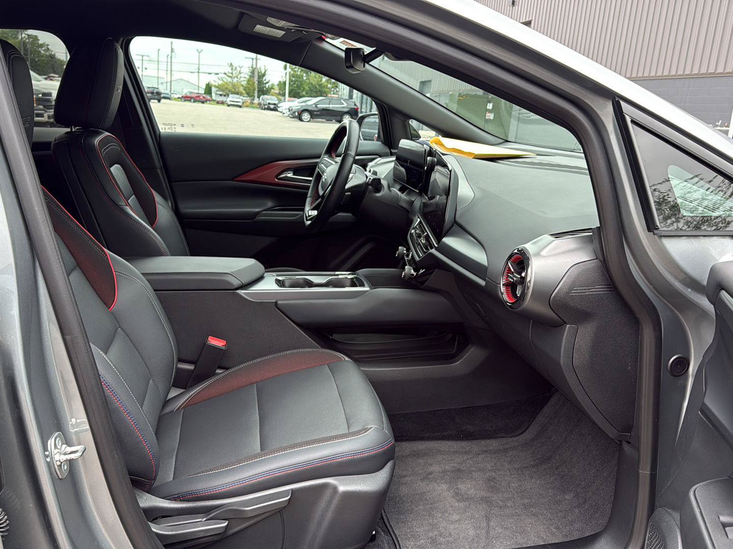 Used 2024 Chevrolet Equinox EV RS AWD/4WD image 12